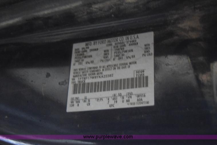 image for item J7984 2000 Ford F150 XL pickup truck