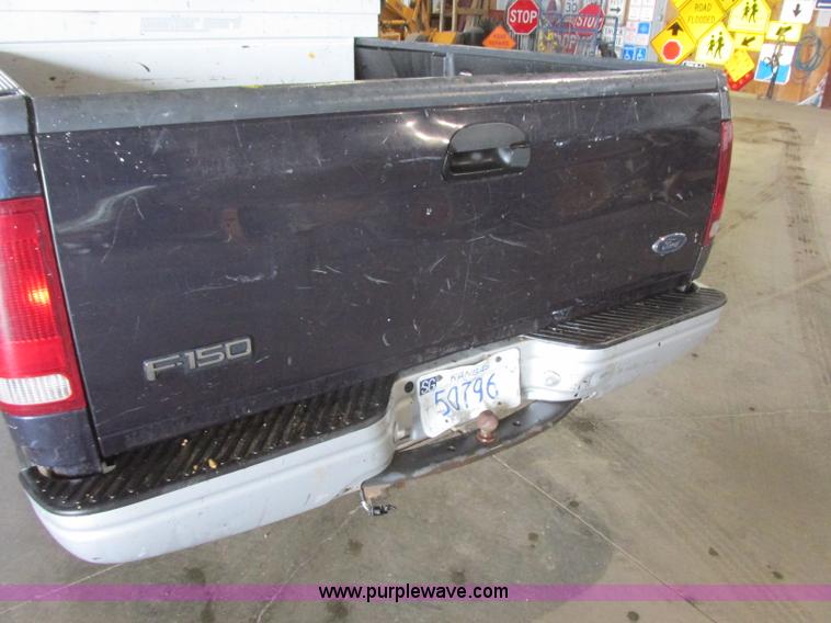 image for item J7984 2000 Ford F150 XL pickup truck