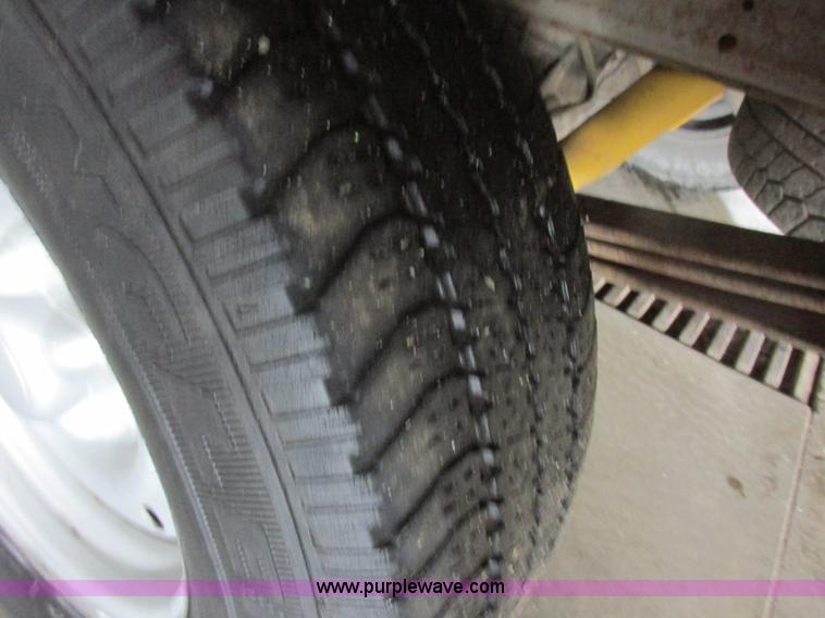 image for item J7984 2000 Ford F150 XL pickup truck