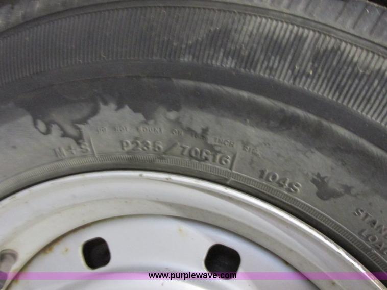 image for item J7984 2000 Ford F150 XL pickup truck