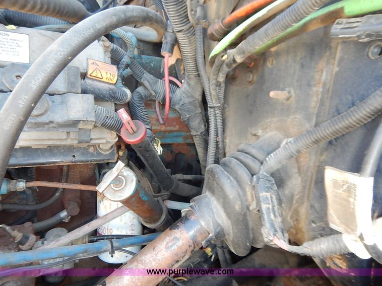 image for item K1508 2002 International 4900 semi truck