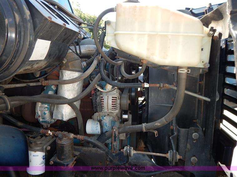 image for item K1508 2002 International 4900 semi truck