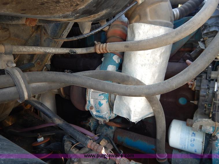 image for item K1508 2002 International 4900 semi truck