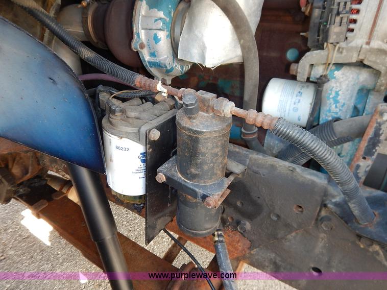 image for item K1508 2002 International 4900 semi truck