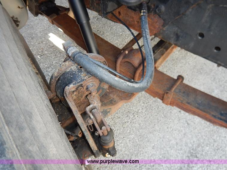 image for item K1508 2002 International 4900 semi truck