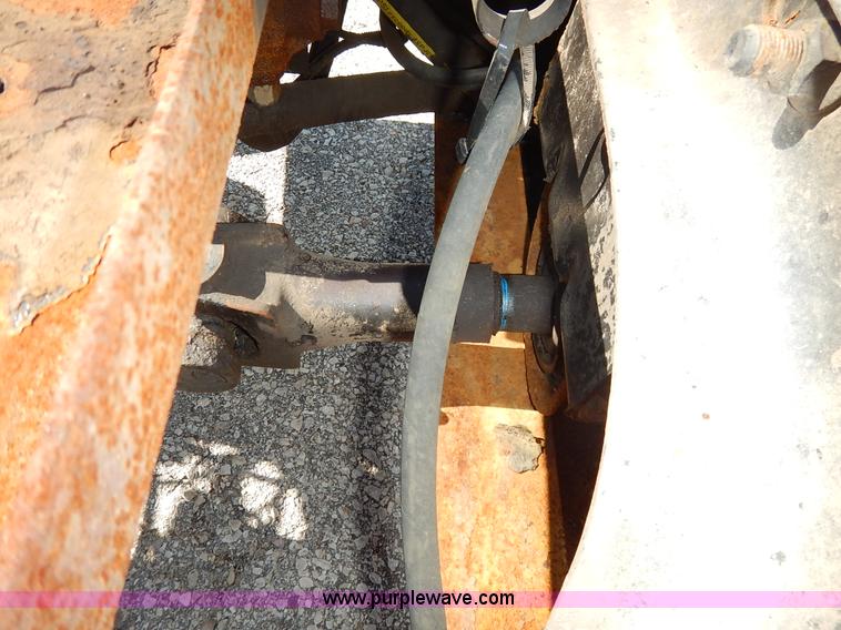 image for item K1508 2002 International 4900 semi truck