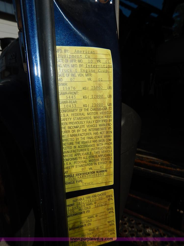 image for item K1508 2002 International 4900 semi truck