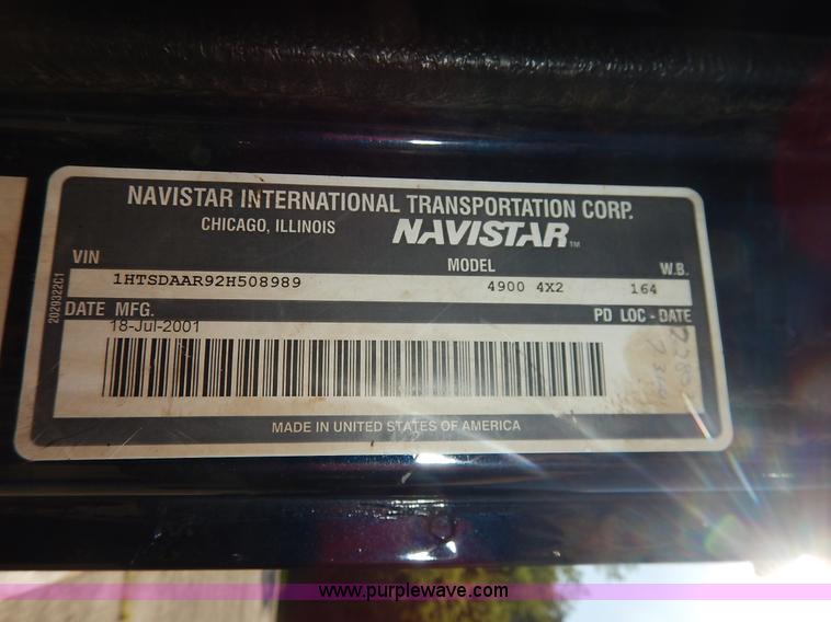 image for item K1508 2002 International 4900 semi truck