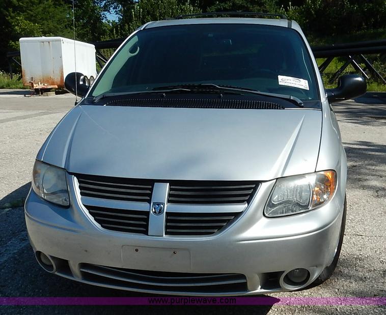 image for item K1511 2007 Dodge Grand Caravan SXT van