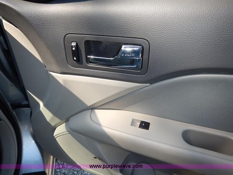 image for item K1512 2012 Ford Fusion SE