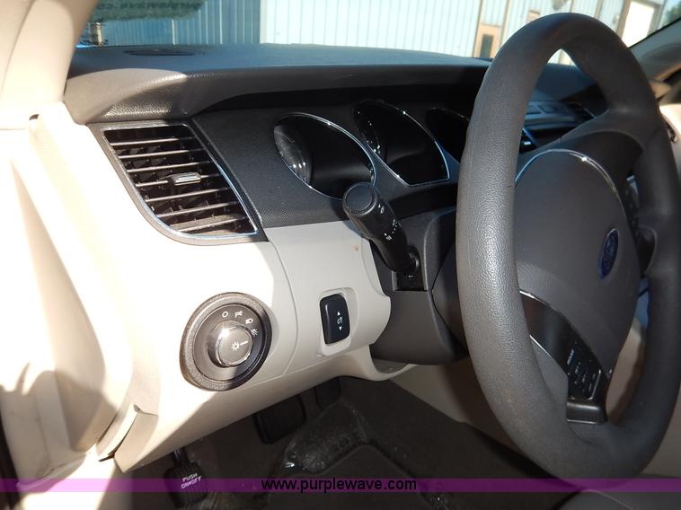 image for item K1513 2011 Ford Taurus