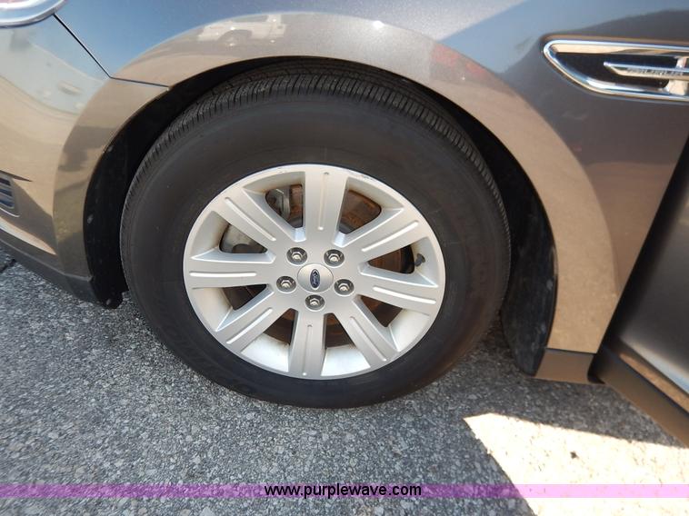 image for item K1513 2011 Ford Taurus