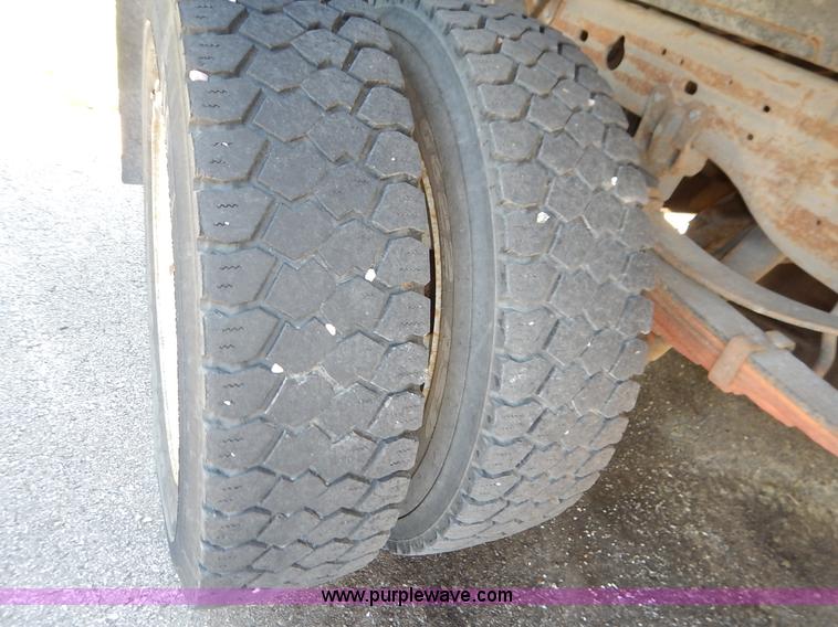 image for item K1515 2000 Ford F450 Super Duty XL dump flatbed truck