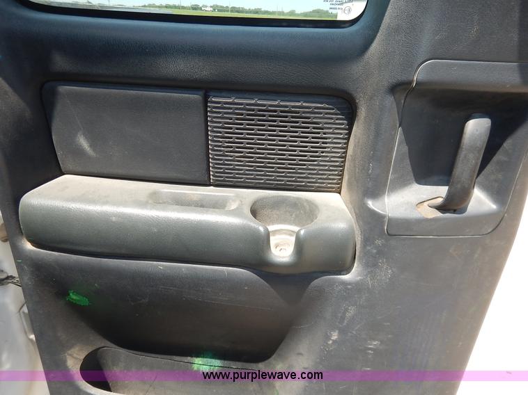 image for item K1535 2002 Chevrolet Silverado 2500 Ext. Cab pickup truck