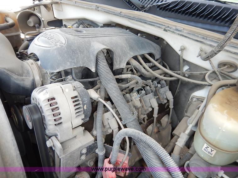 image for item K1535 2002 Chevrolet Silverado 2500 Ext. Cab pickup truck