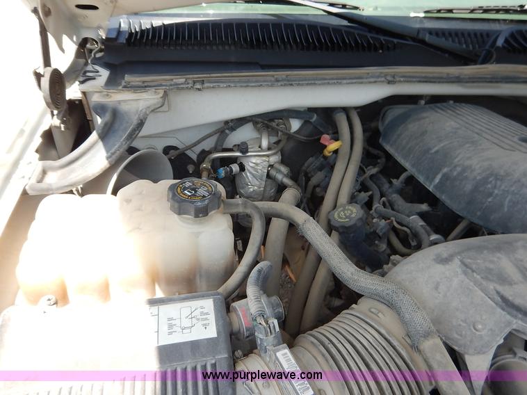 image for item K1535 2002 Chevrolet Silverado 2500 Ext. Cab pickup truck