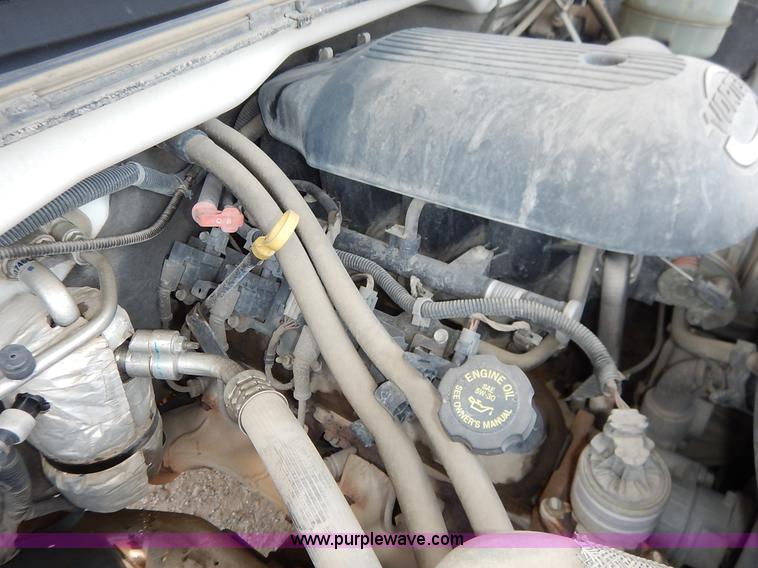 image for item K1535 2002 Chevrolet Silverado 2500 Ext. Cab pickup truck