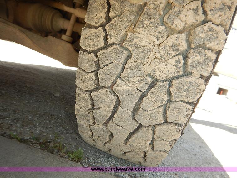 image for item K1535 2002 Chevrolet Silverado 2500 Ext. Cab pickup truck