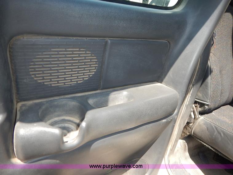 image for item K1535 2002 Chevrolet Silverado 2500 Ext. Cab pickup truck