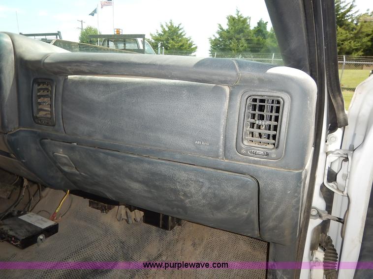 image for item K1535 2002 Chevrolet Silverado 2500 Ext. Cab pickup truck