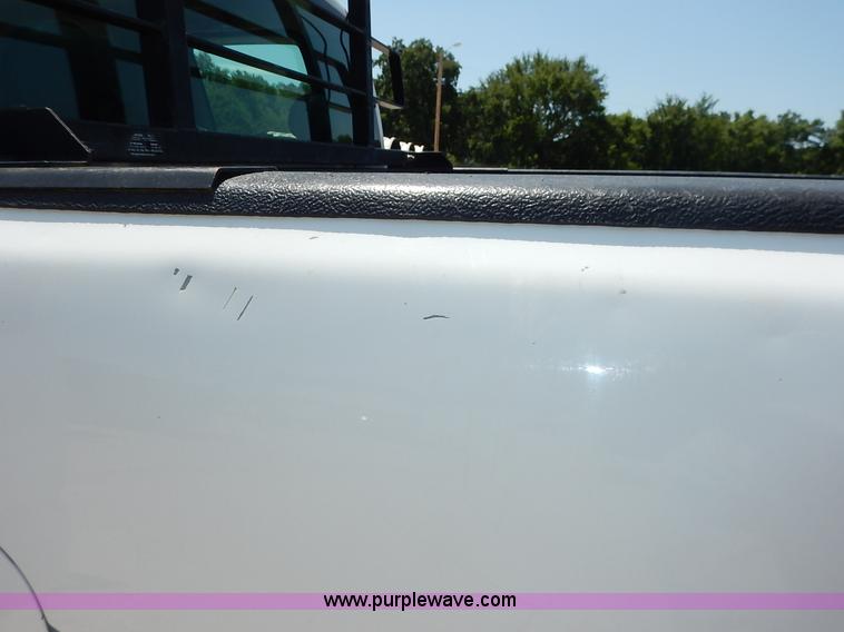 image for item K1535 2002 Chevrolet Silverado 2500 Ext. Cab pickup truck