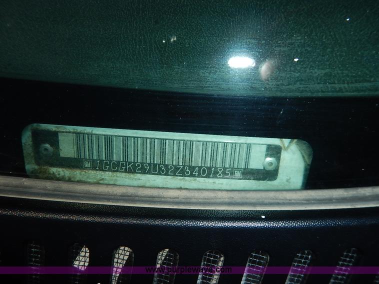 image for item K1535 2002 Chevrolet Silverado 2500 Ext. Cab pickup truck