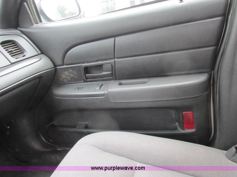 image for item K2175 2009 Ford Crown Victoria Police Interceptor