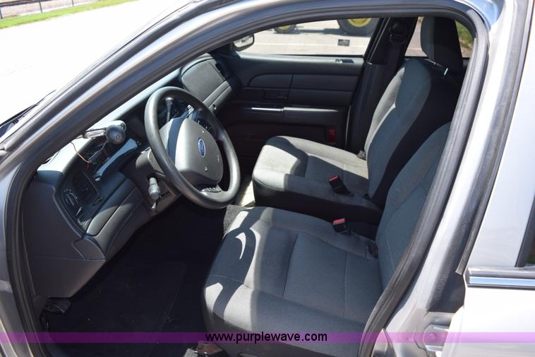 image for item K6042 2008 Ford Crown Victoria Police Interceptor