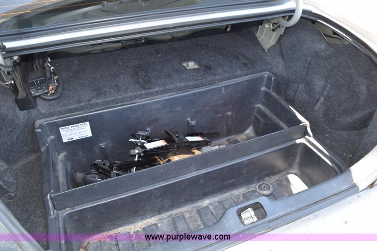 image for item K6042 2008 Ford Crown Victoria Police Interceptor