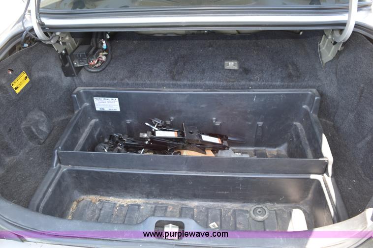 image for item K6042 2008 Ford Crown Victoria Police Interceptor