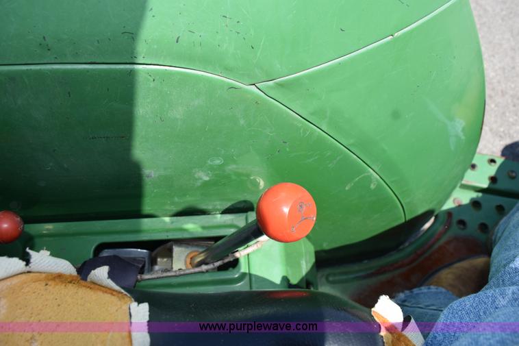 image for item K6043 John Deere 870 tractor