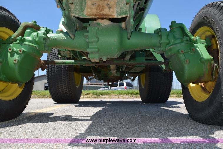 image for item K6043 John Deere 870 tractor