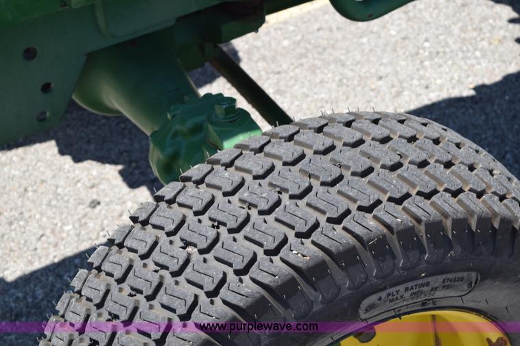 image for item K6043 John Deere 870 tractor