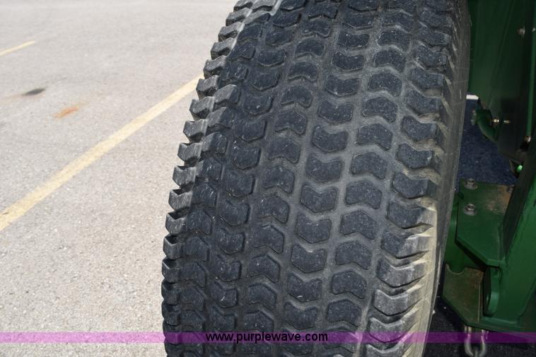 image for item K6043 John Deere 870 tractor