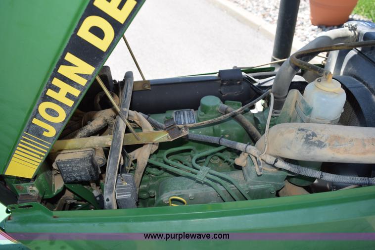 image for item K6043 John Deere 870 tractor