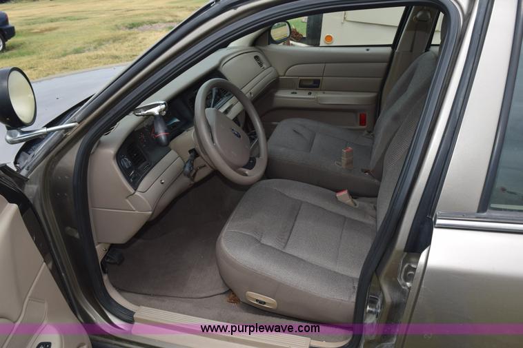 image for item K6116 2005 Ford Crown Victoria Police Interceptor