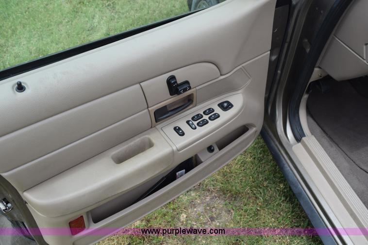 image for item K6116 2005 Ford Crown Victoria Police Interceptor