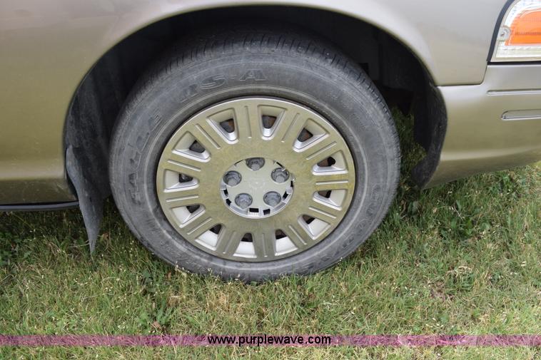 image for item K6116 2005 Ford Crown Victoria Police Interceptor