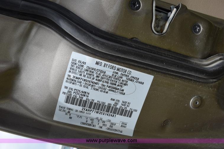 image for item K6116 2005 Ford Crown Victoria Police Interceptor