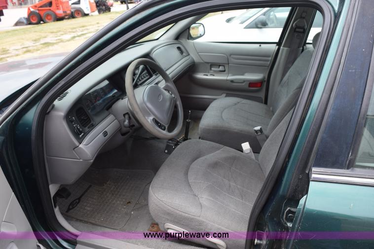 image for item K6118 2000 Ford Crown Victoria Police Interceptor