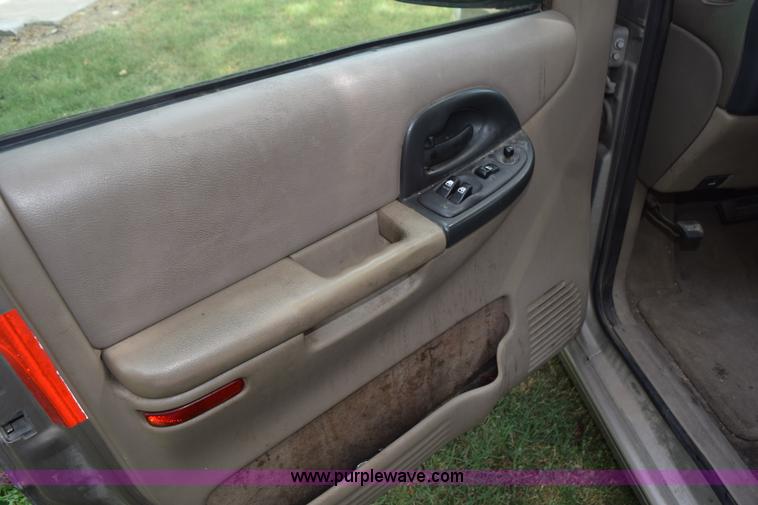 image for item K6121 1999 Oldsmobile Silhouette van