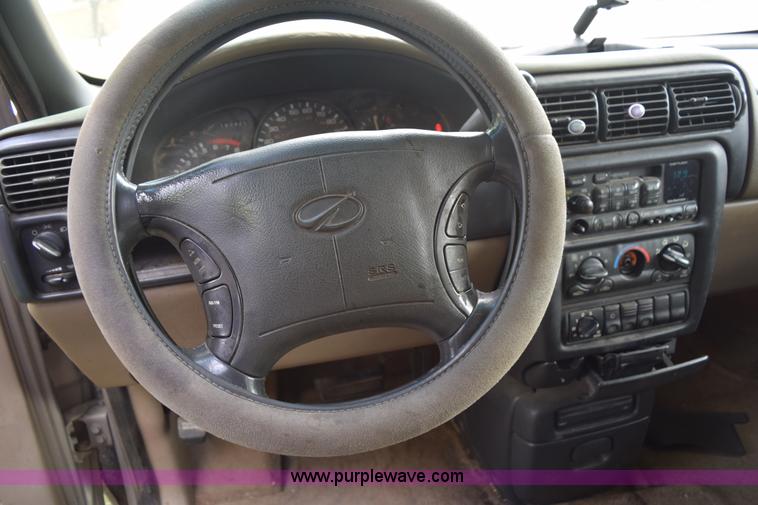 image for item K6121 1999 Oldsmobile Silhouette van