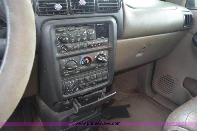 image for item K6121 1999 Oldsmobile Silhouette van