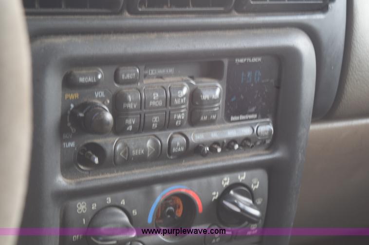 image for item K6121 1999 Oldsmobile Silhouette van