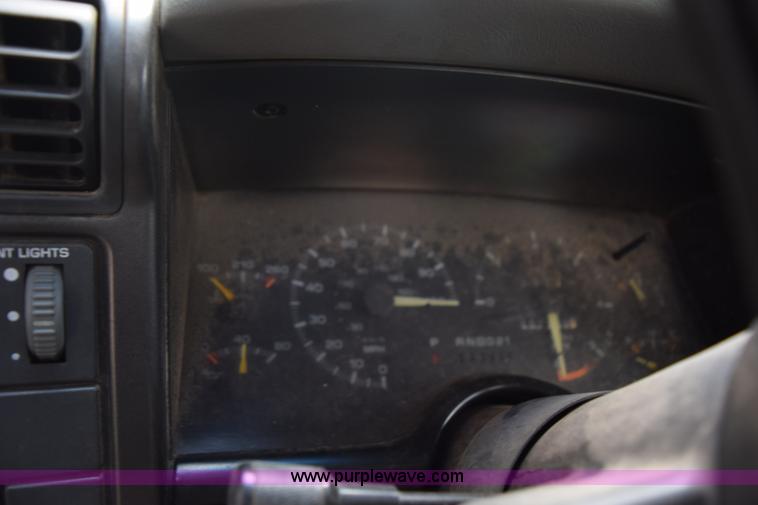 image for item K6122 1994 Chevrolet S10 pickup truck