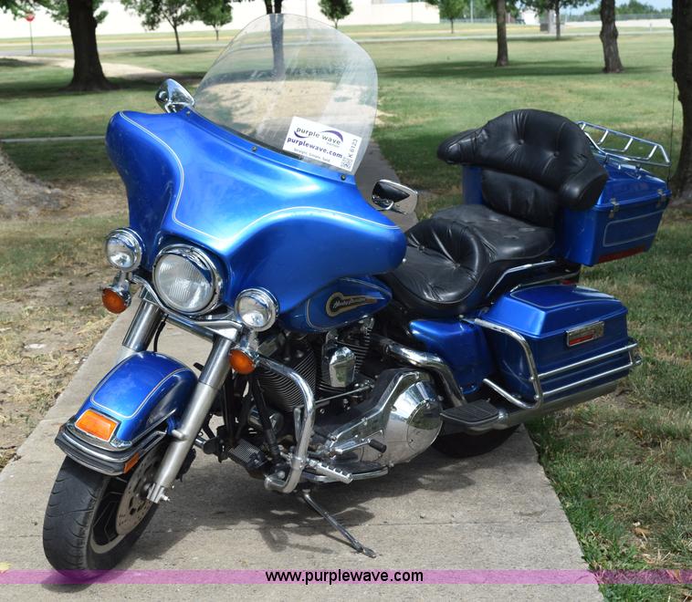 image for item K6123 1996 Harley Davidson Electra Glide Classic motorcycle
