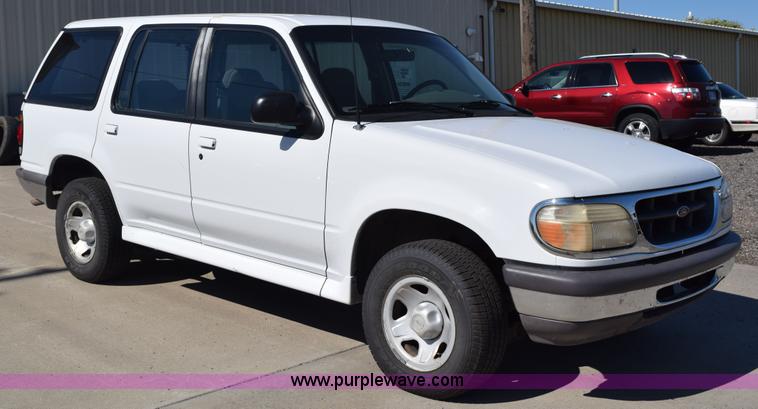 image for item K6152 1995 Ford Explorer SUV