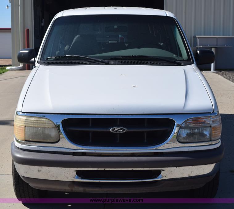 image for item K6152 1995 Ford Explorer SUV