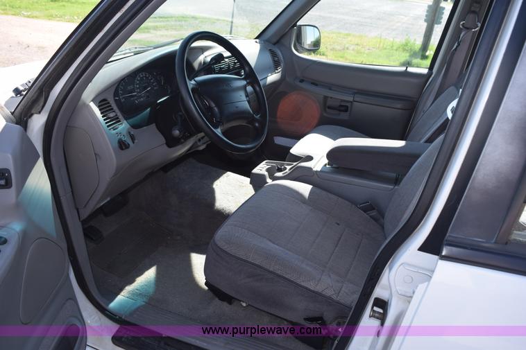 image for item K6152 1995 Ford Explorer SUV