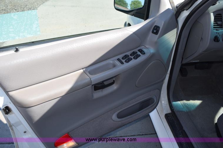 image for item K6152 1995 Ford Explorer SUV